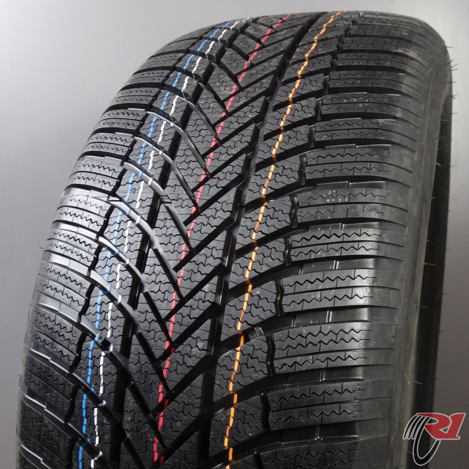 Bridgestone BLIZZAK LM005 245/50 R19