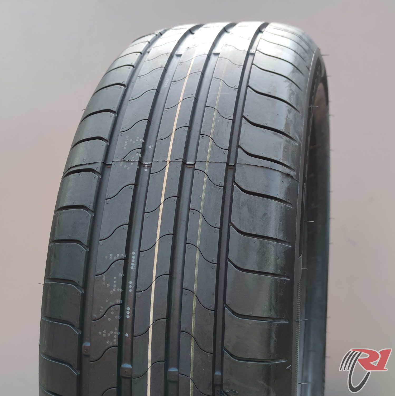 Bridgestone TURANZA 6 215/60 R17