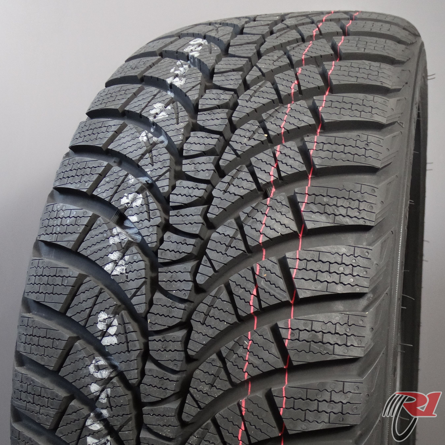 KUMHO WP71 245/40 R18