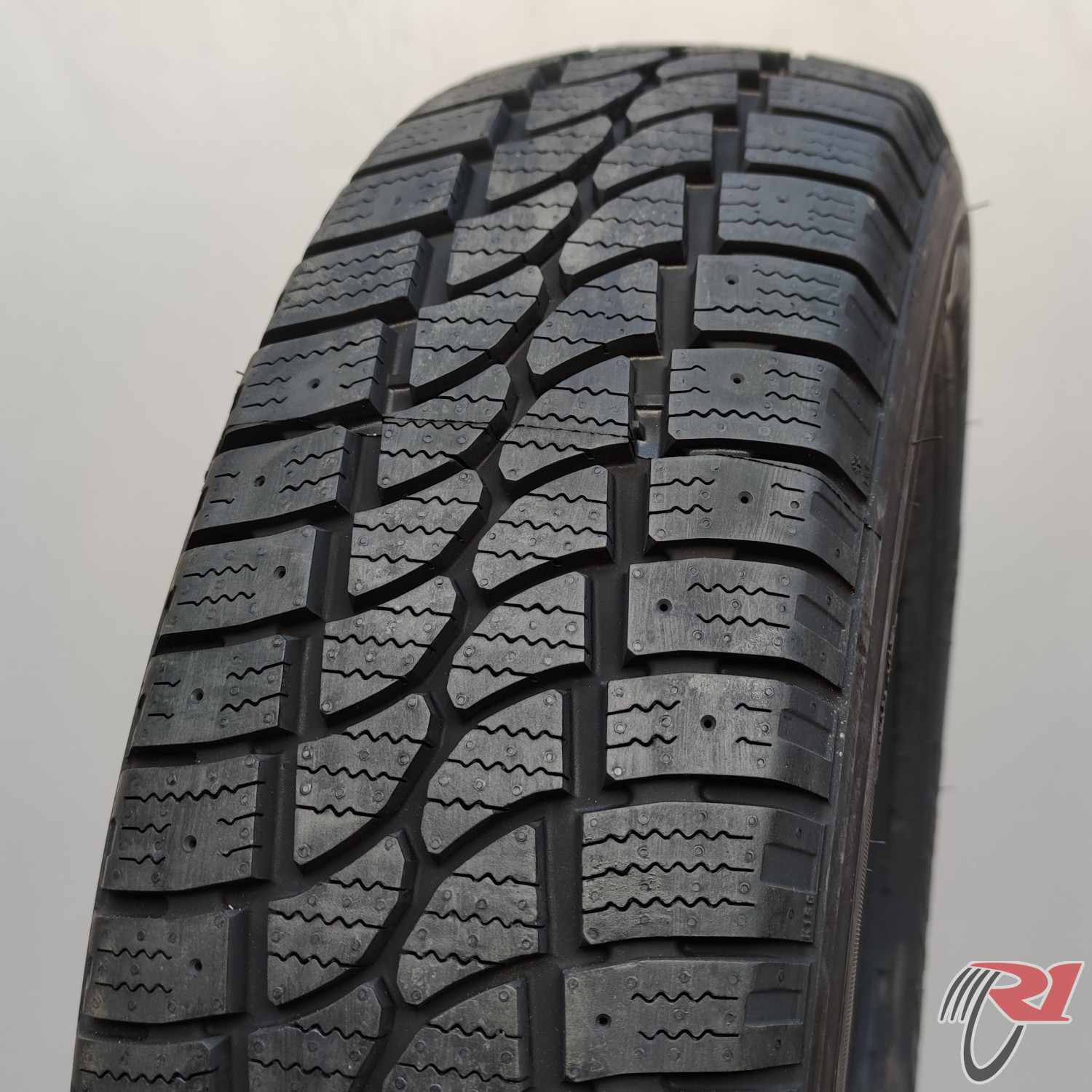 TAURUS 201 (C) 205/65 R16C